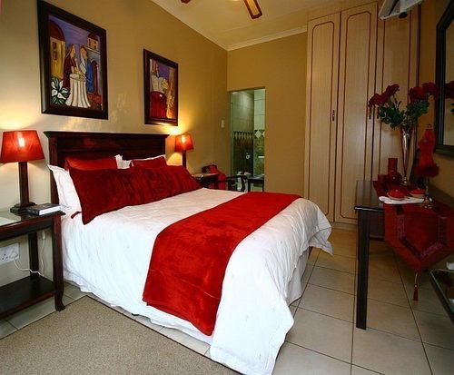 Home Guesthouse รัสเทนเบิร์ก ภายนอก รูปภาพ